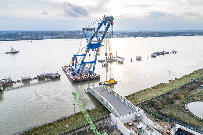 Bridging the gap with milestone at major new port construction in Tilbury image